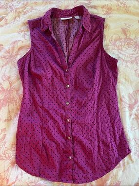 New York & Company Magenta Sleeveless Polka Dot Button-Down Shirt